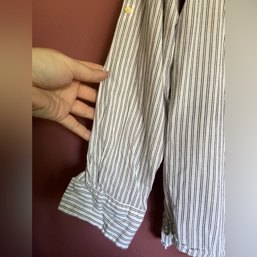 Patagonia Women's Blue and White Striped Button-Down Shirt - Picture 4 of 10